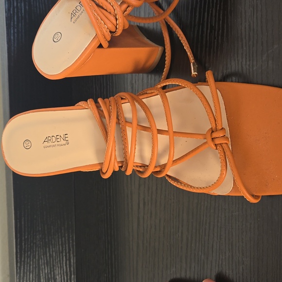 Lace wrap heels - Picture 3 of 6